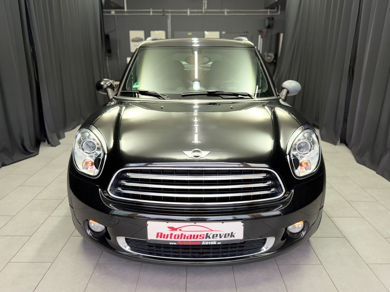 Fahrzeugabbildung MINI COOPER D Countryman Cooper D All4|PANO|NAVI|