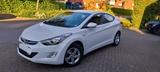Hyundai Elantra  - Hyundai Elantra mit Benzin-Antrieb: Limousine