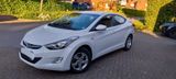 Hyundai Elantra  - Hyundai: Elantr