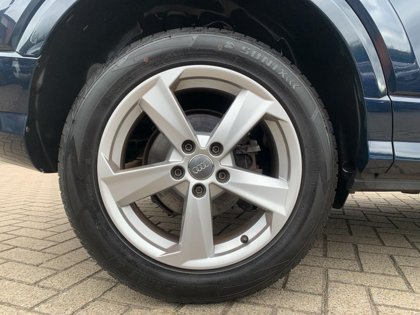 Audi Q2 quattro sport El. Panodach Navi Leder Digital