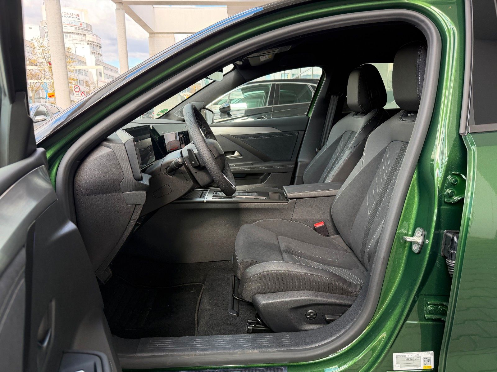 Fahrzeugabbildung Opel Astra L ST Facelift Electric Ultimate 55kWh!