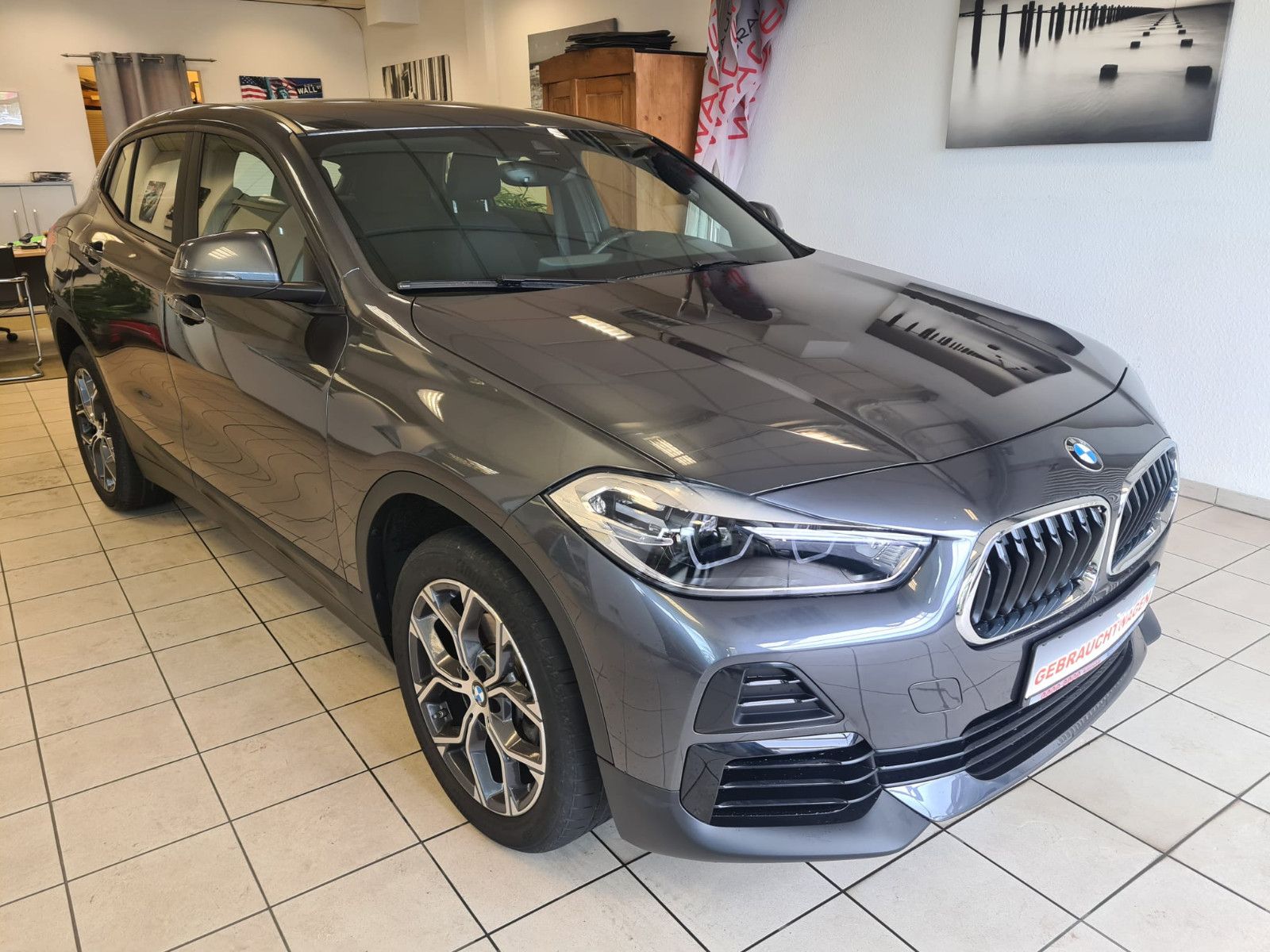 Fahrzeugabbildung BMW X2 sDrive 18 d / KAMERA / NAVI / LED
