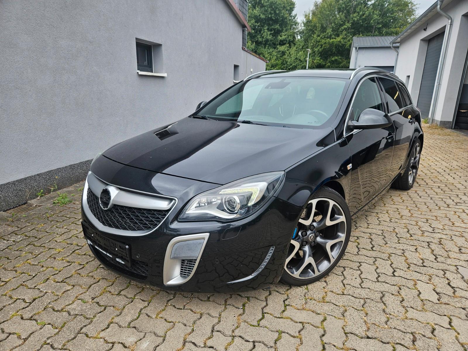 Opel Insignia A Sports Tourer OPC 4x4  361 PS!
