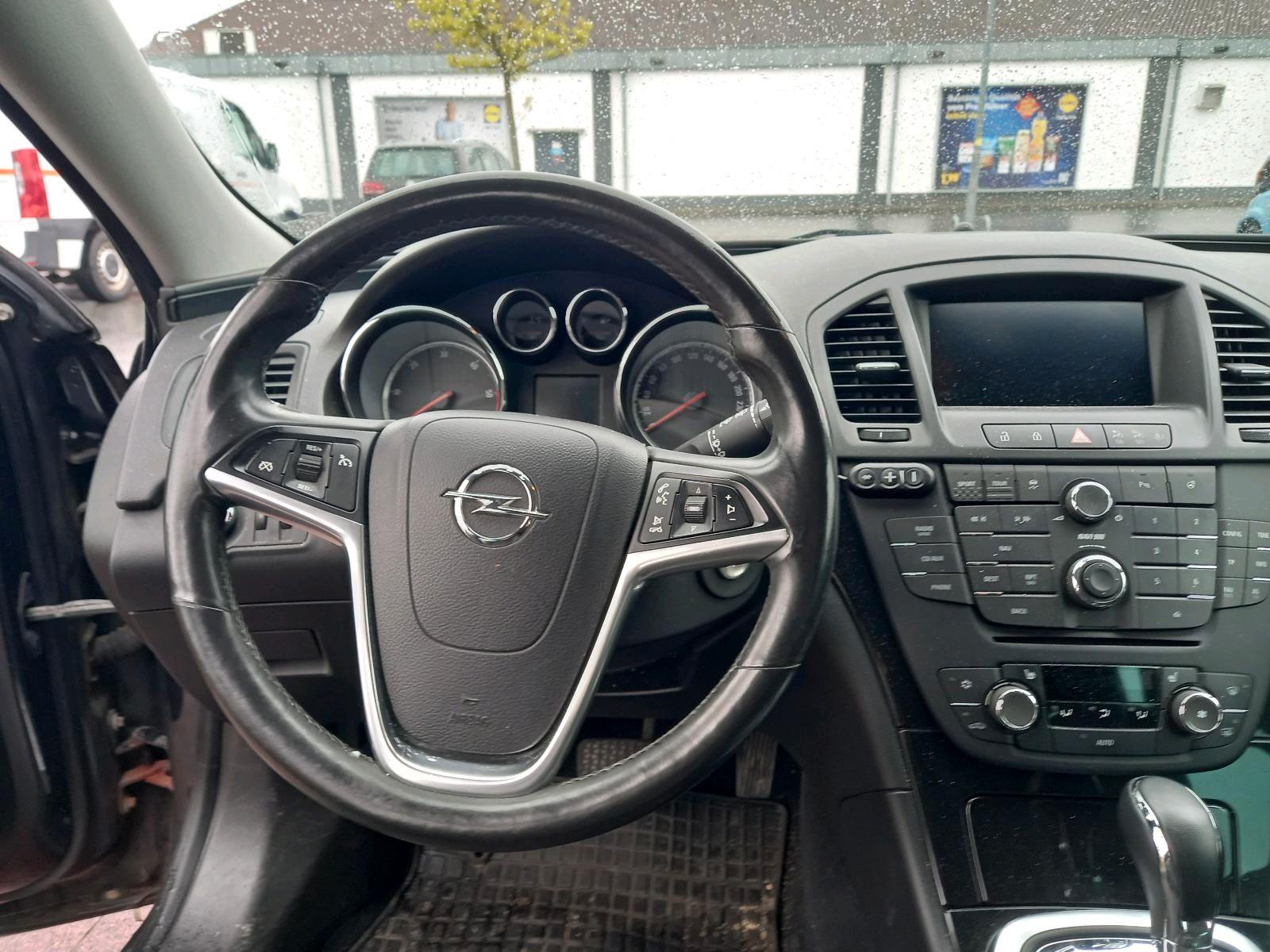 Opel Insignia 2012 — photo 8