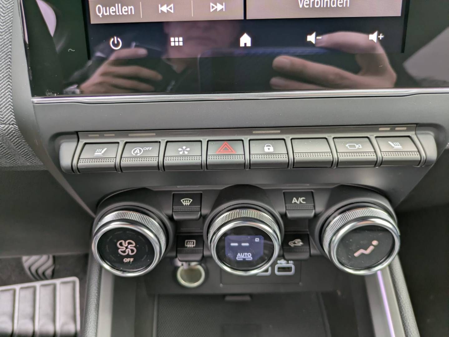 Fahrzeugabbildung Renault CLIO KISS TCe 90