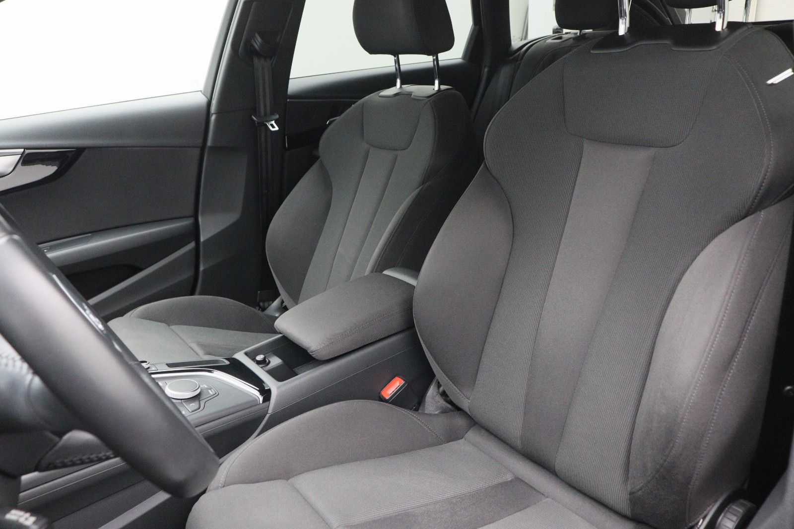 Fahrzeugabbildung Audi A4 Avant 2.0 quattro sport S-Line 19"  Rotor