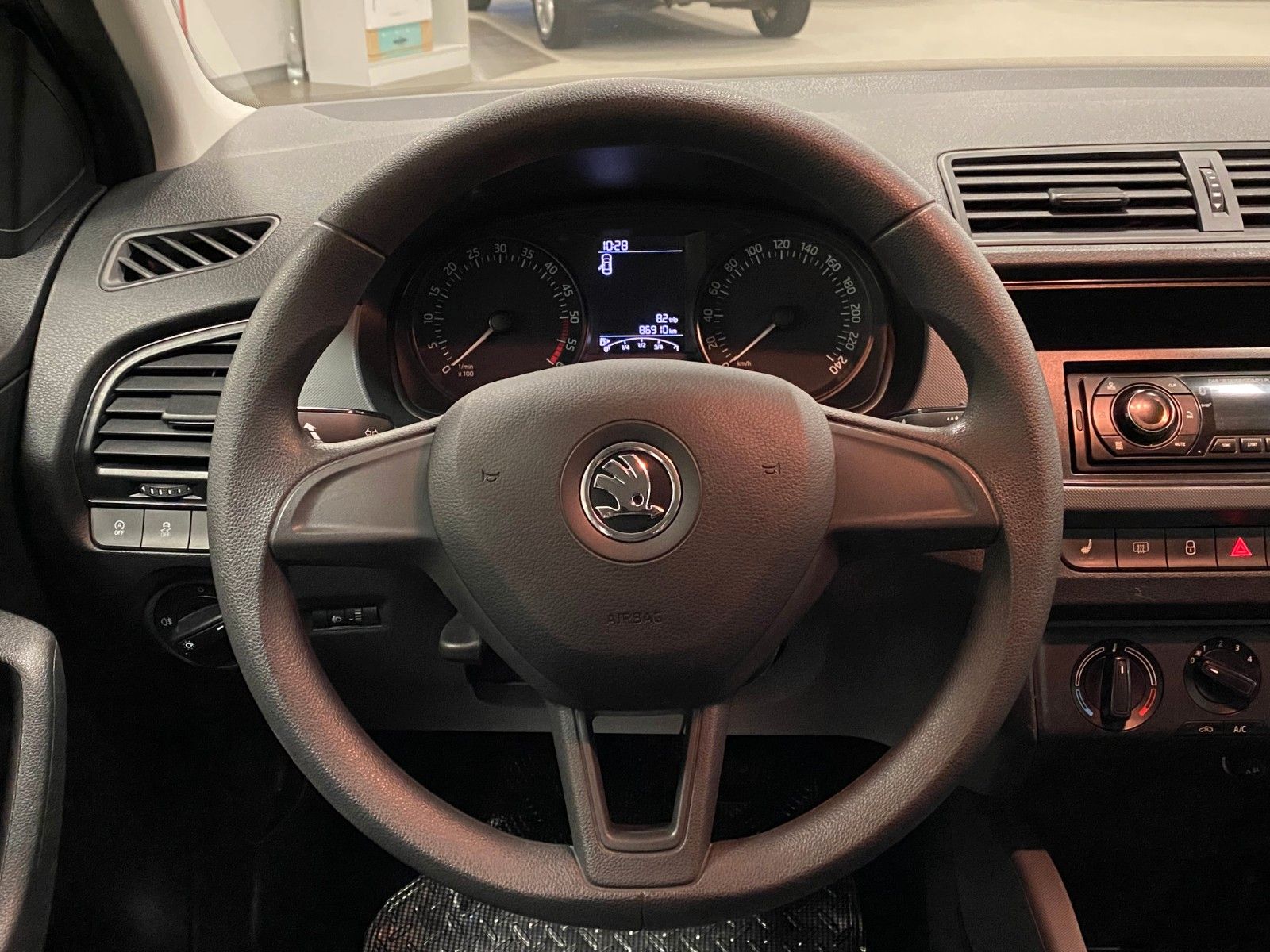 Fahrzeugabbildung SKODA Fabia 1.4 TDI+Combi++ACTIVE++SITZHEIZUNG++KLIMA+
