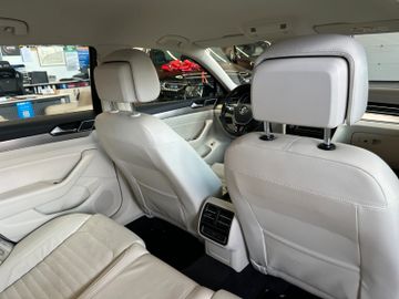 MYAUTOCENTER – Gebraucht- und Jahreswagen mit Werkstattservice in Pfaffenhofen Volkswagen Passat Highline *4Motion*Massage*AHK*LED*Keyless
