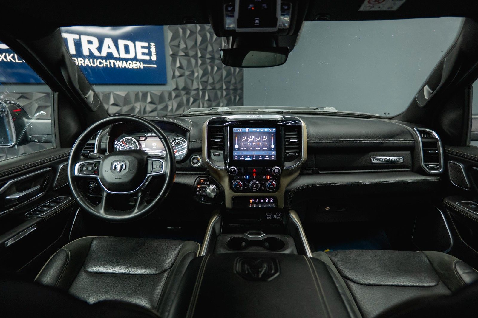 Fahrzeugabbildung Dodge RAM 5.7 V8 HEMI 4x4 LARAMIE RamBox Airmatic 19%