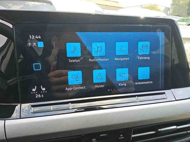 Golf VIII 1.5 eTSI DSG KAMERA+LED+NAVI+ACC+SIHZ+