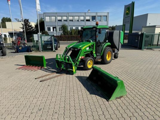 John Deere 3720