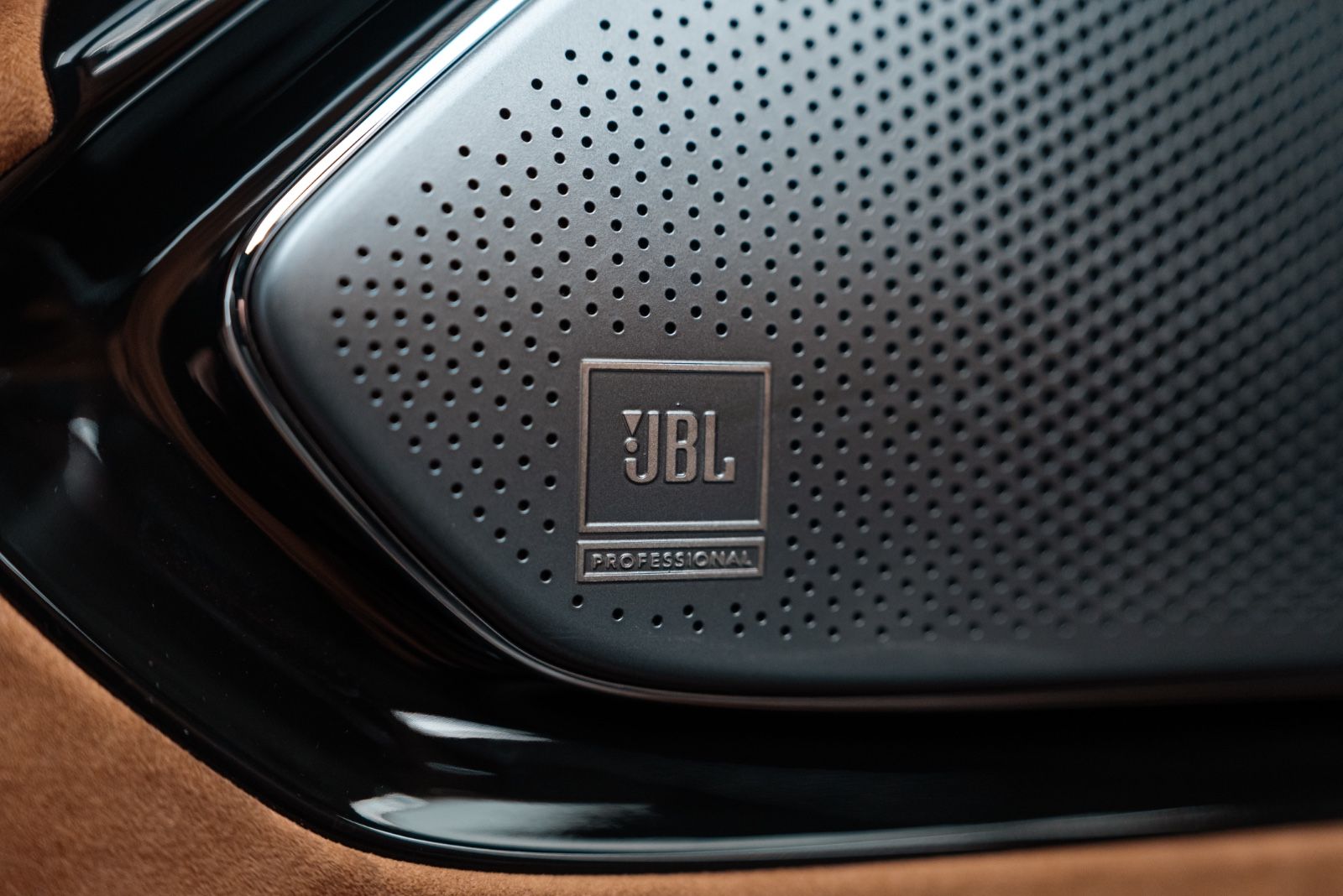 Fahrzeugabbildung Ferrari Roma Spider CARBON/SURROUND/HISTORICAL COLOUR