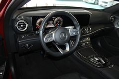 Fahrzeugabbildung Mercedes-Benz E 300 e Autom. AMG LINE COMAND Business HUD uvm.