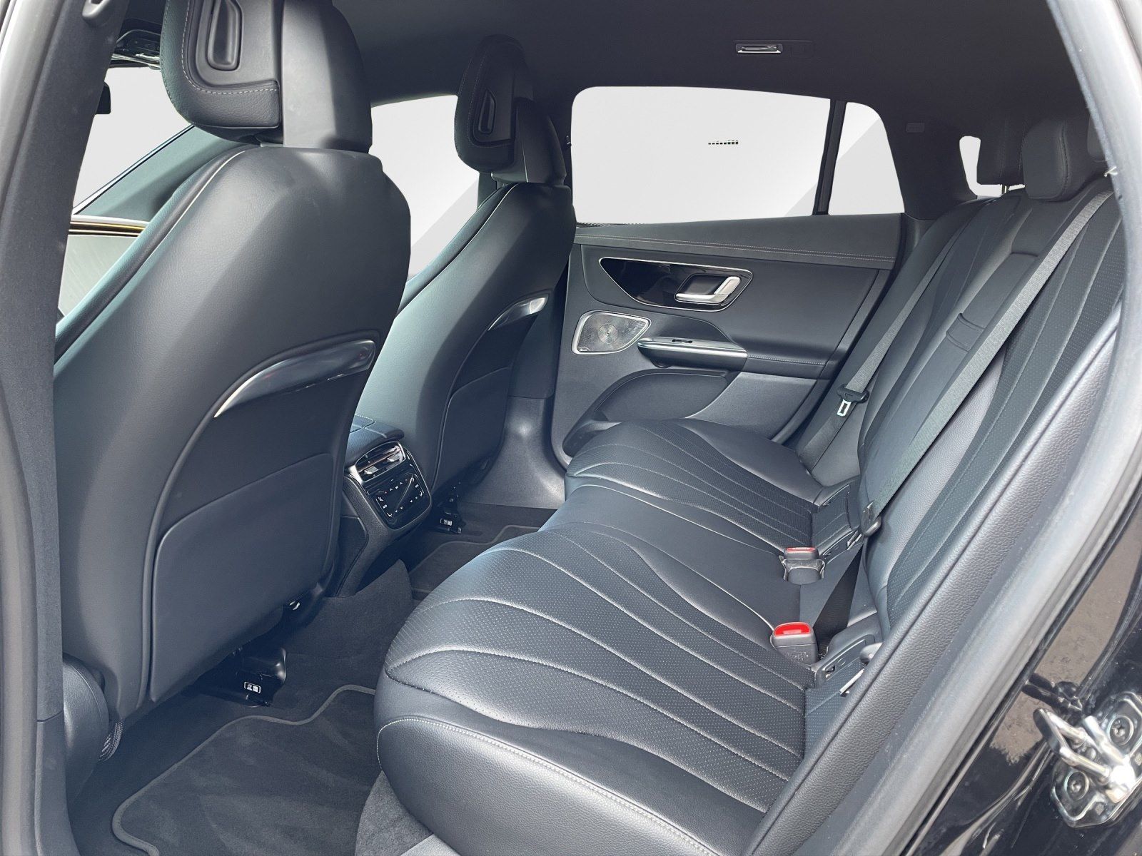 Mercedes-Benz EQE 300 Edition Electric Art Burmester Hintera foto 13