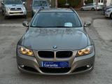 BMW 320i  / Automatik / 2. Hand / Scheclheftgepflegt - BMW 3er Reihe aus 2010: Kombi
