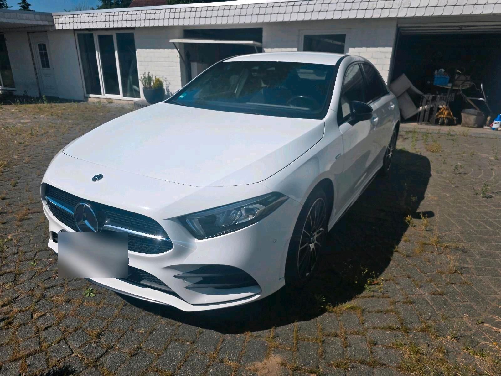MERCEDES-BENZ Mercedes-Benz A 250 e/hybrid  AMG Night Paket