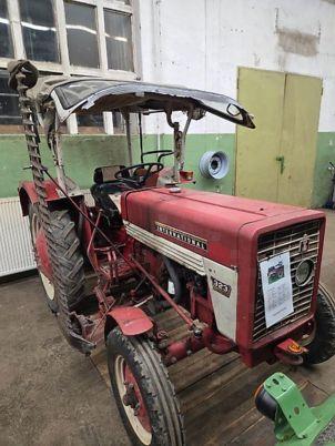 Case IH 323