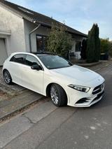 Mercedes-Benz AMG Line // Pano //Scheckheftgepflegt - Mercedes-Benz A 200 in Köln