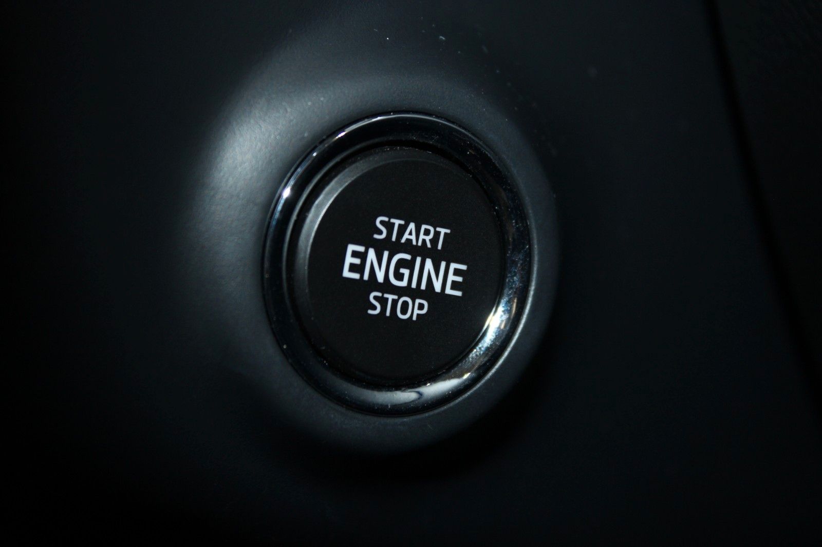 Fahrzeugabbildung SKODA Superb 2.0 TDI DSG STYLE COMBI LED AHK ACC uvm.