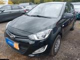 Hyundai i20 1.4 Life °Automatik °Sitzheizung - Hyundai i20: Schwarz