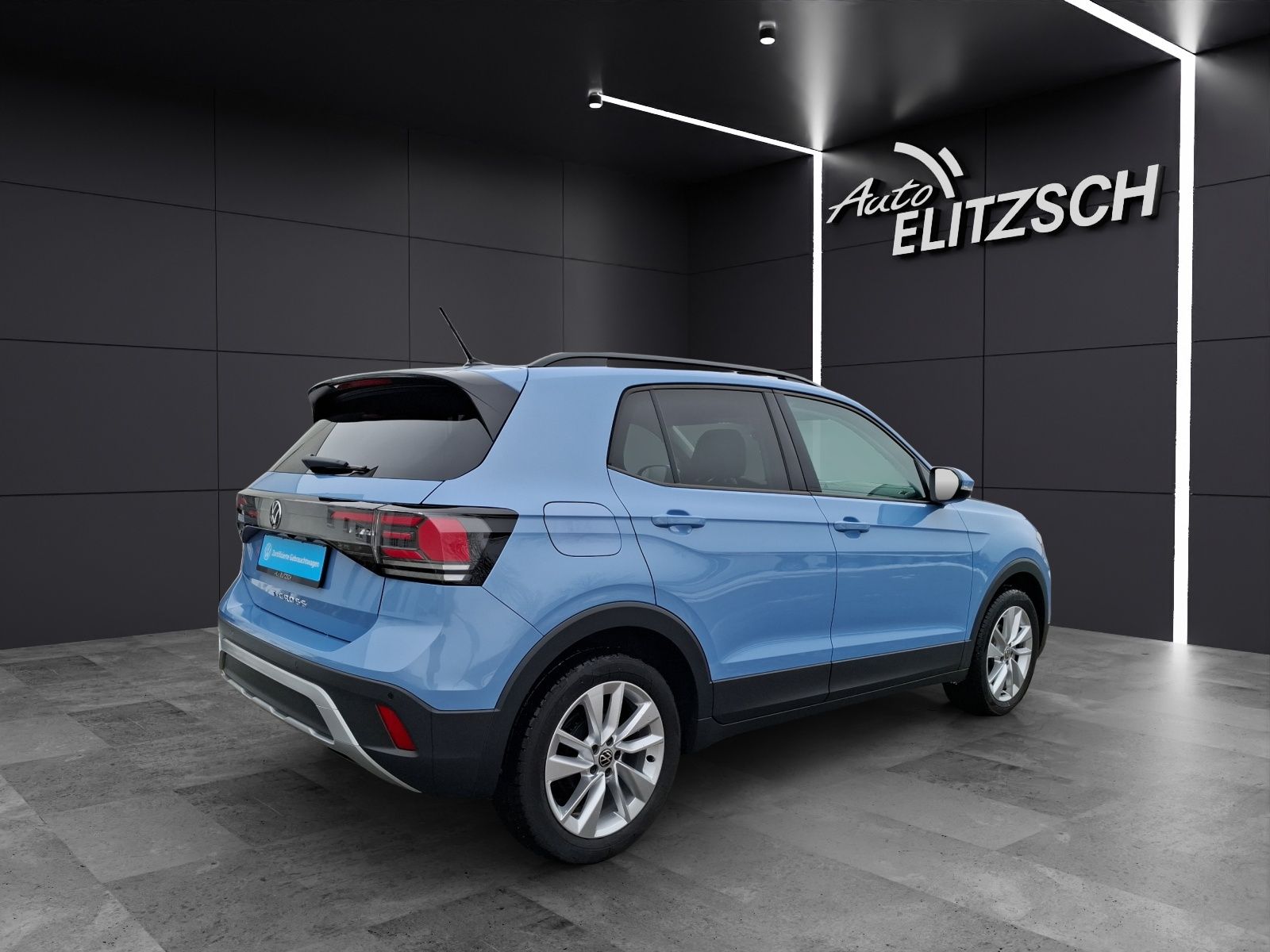 Fahrzeugabbildung Volkswagen T-Cross TSI Life LED AID ACC APP RFK SH LM