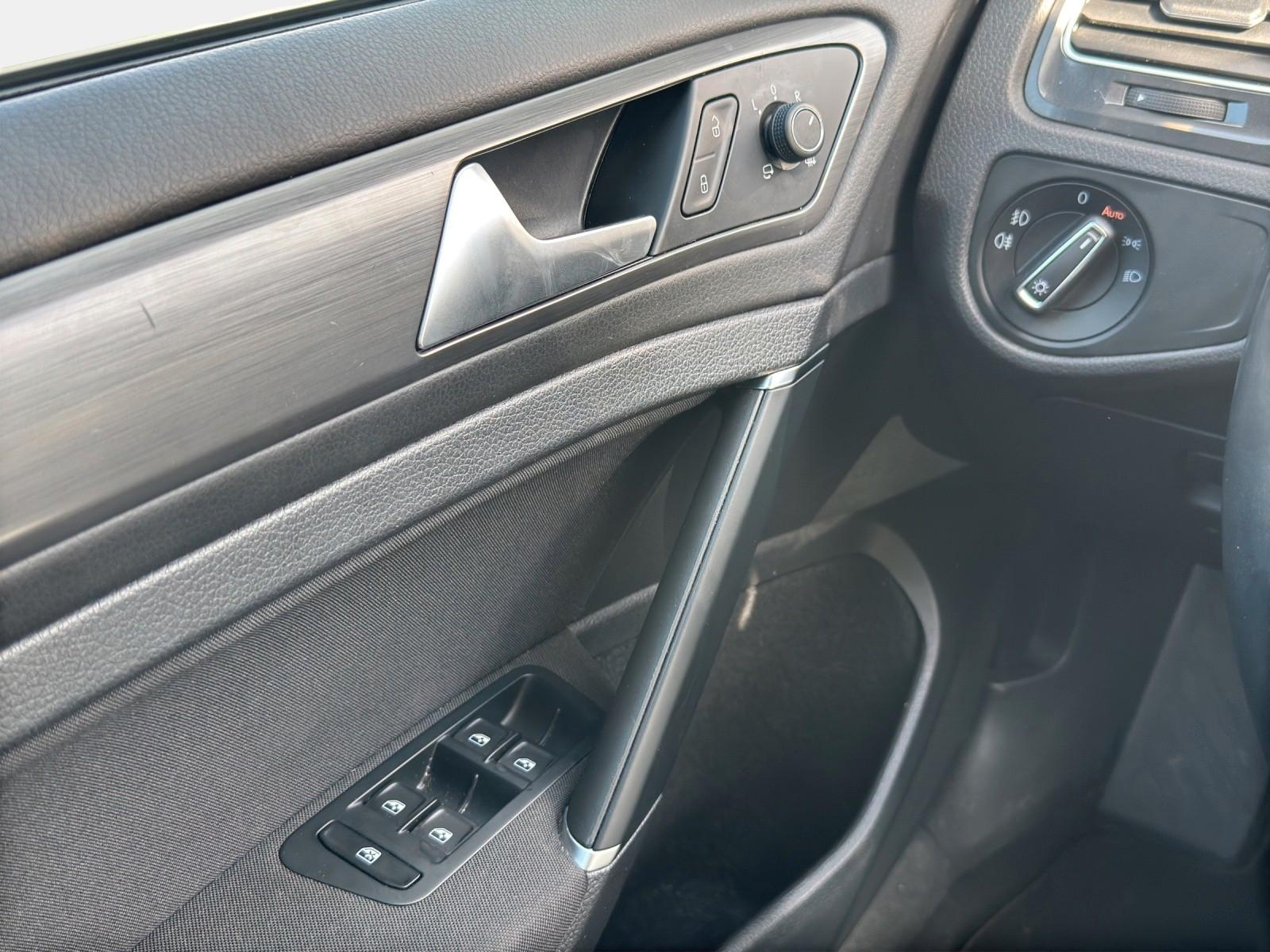 Volkswagen Golf VII Lim. Comfortline +Navi+Shz+
