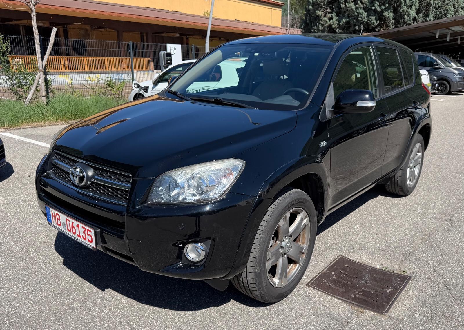 Toyota RAV 4 Luxury 2.2 D 4*4,  Automatik, Leder, AHK