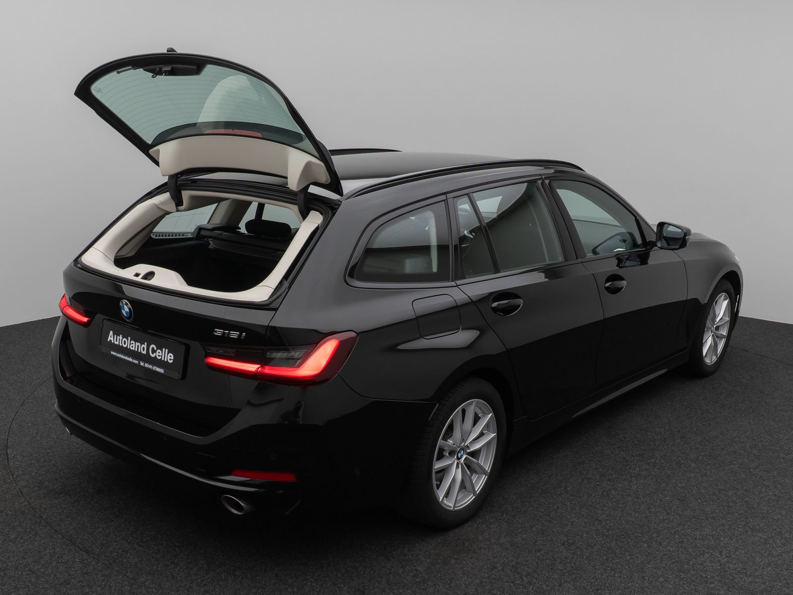 Fahrzeugabbildung BMW 318i Kamera DAB Sportlenkrad CockPit+ Alarm LED