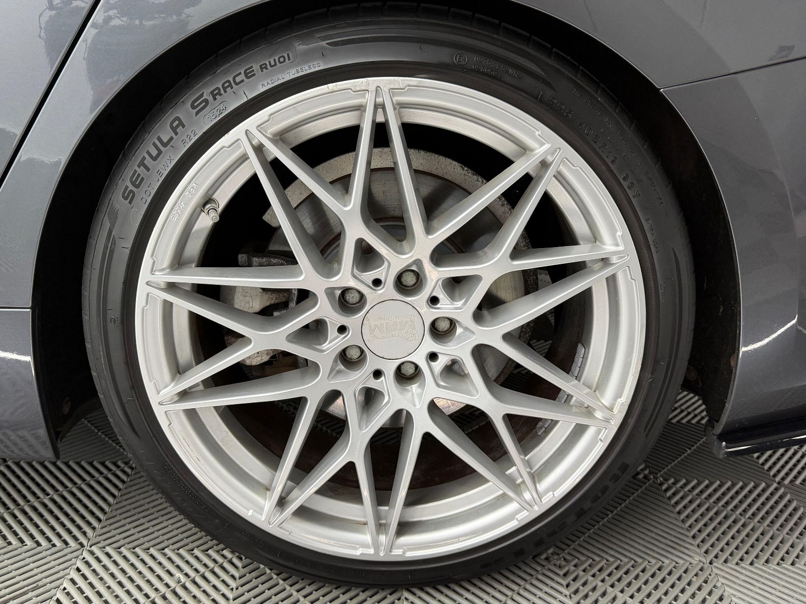 Fahrzeugabbildung BMW 330i LIMOUSINE/SPORT/LIVE COC/HiFi/AMBIENTE/H&R