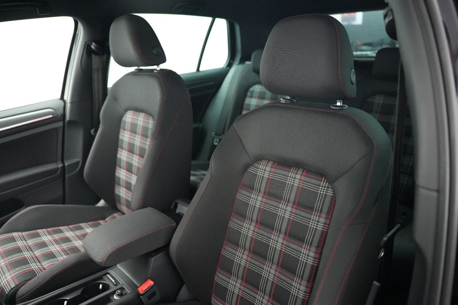 Fahrzeugabbildung Volkswagen Golf VII GTI Performance *Virtual*Automatik*SHZ*