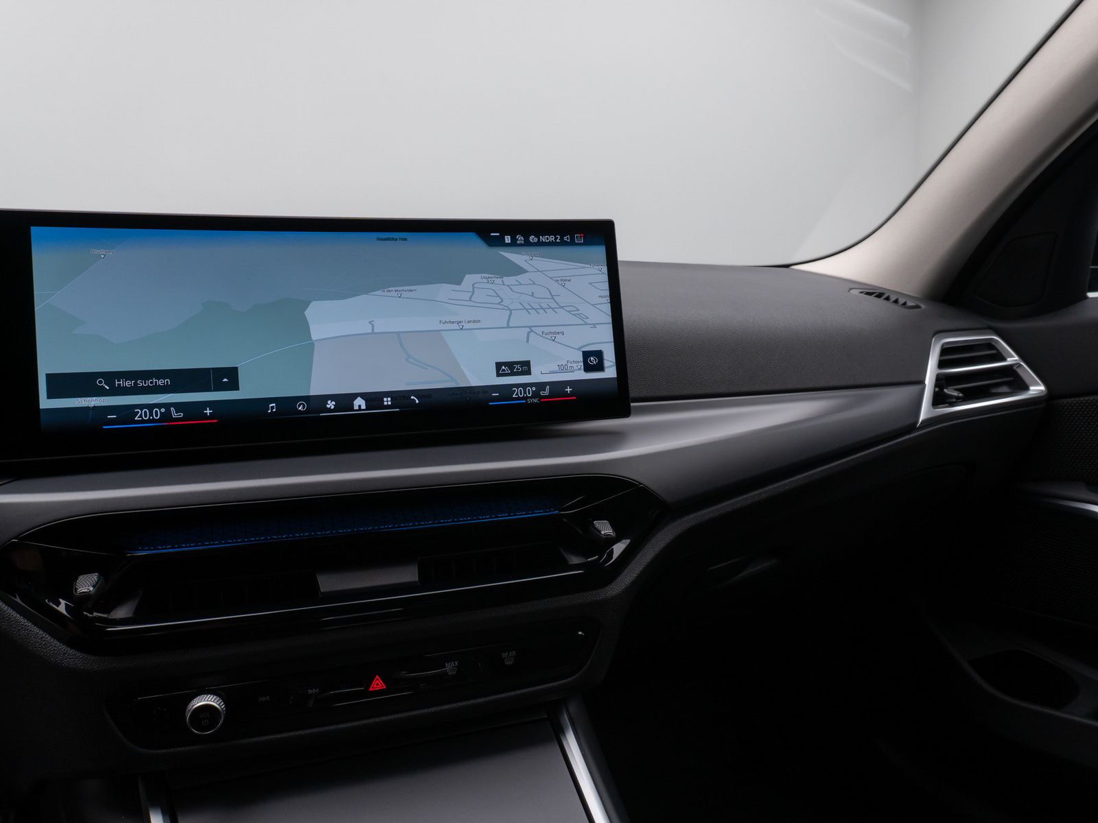 Fahrzeugabbildung BMW 318i Kamera DAB Sportlenkrad CockPit+ Alarm LED