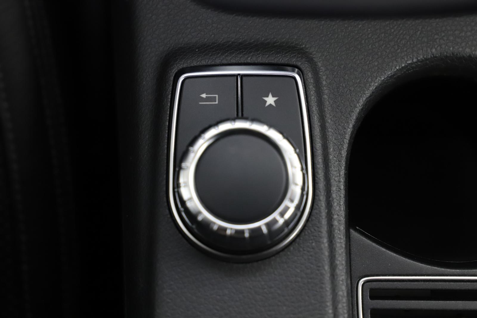 Mercedes-Benz A 45 AMG 381PS 4Matic Carplay Memory Pano PAGA