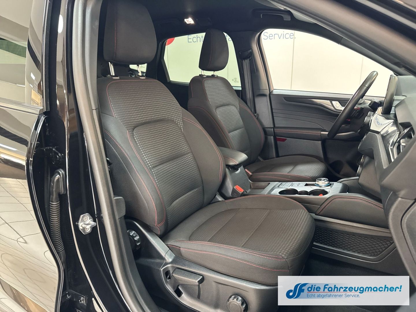 Fahrzeugabbildung Ford Kuga ST-Line HUD Navi Digitales Cockpit LED Blen