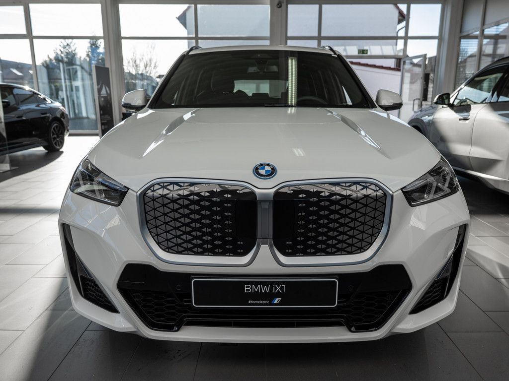 BMW iX1 - Bild 2