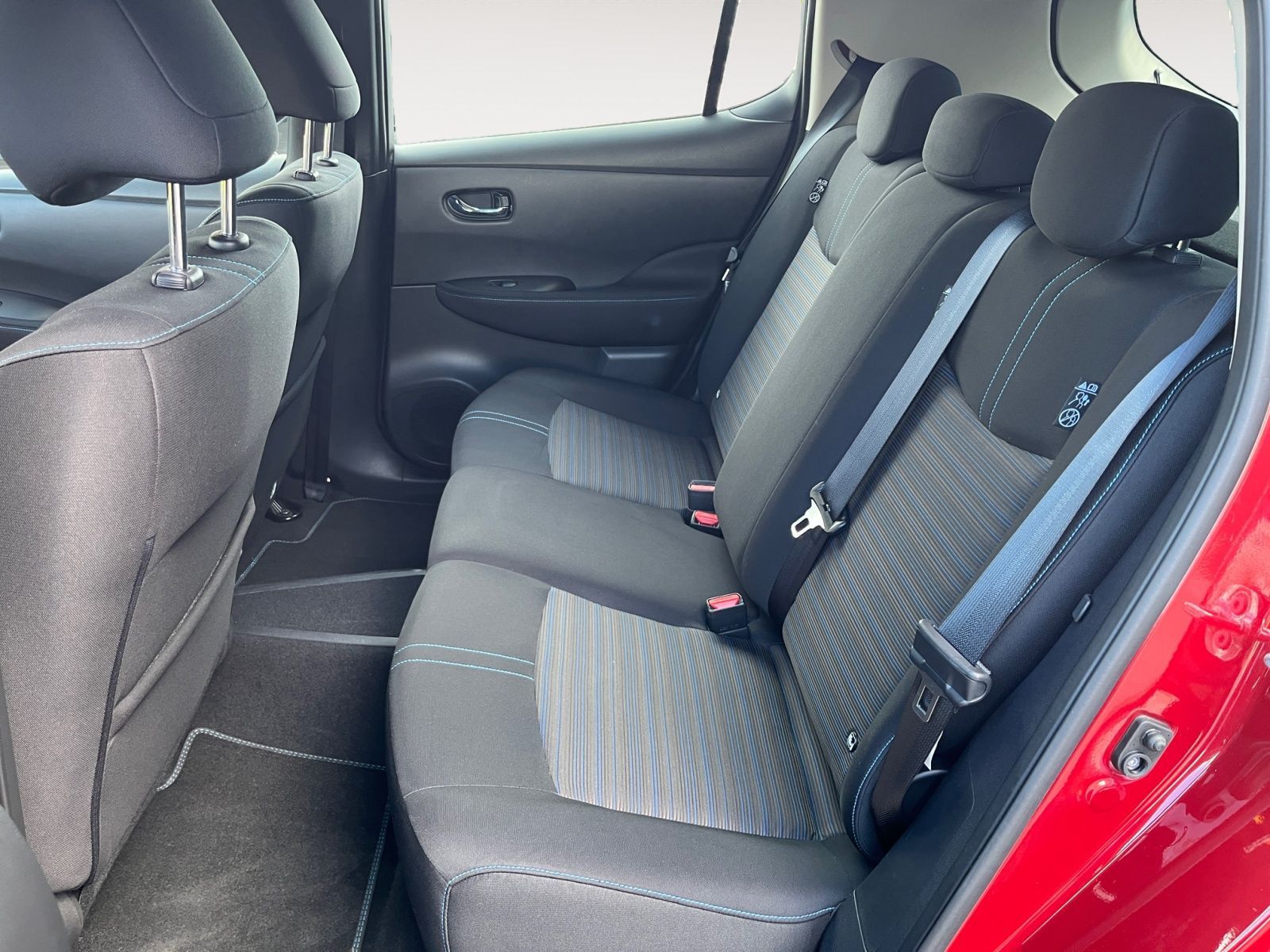 Fahrzeugabbildung Nissan Leaf 40KW/h - Acenta - 360°Kamera; SOH95%