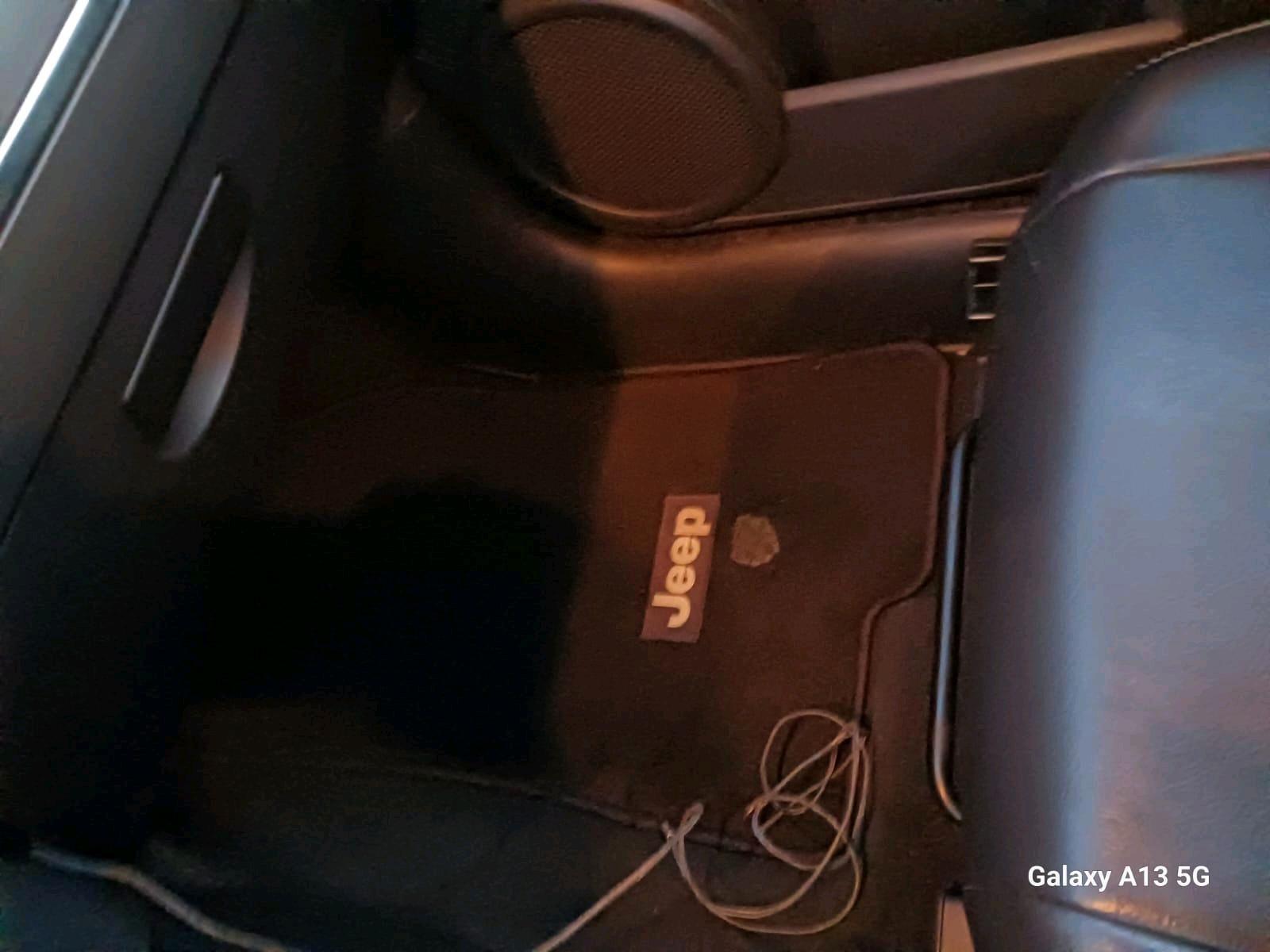 Jeep Compass 2011 — photo 11