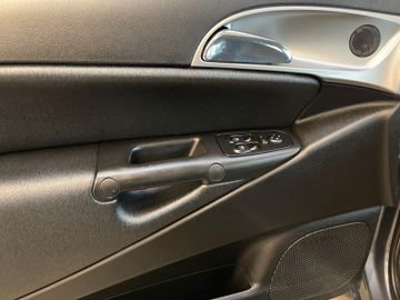 Lancia Ypsilon 1.4 8V Oro *KLIMAAUT.*2.HD*TÜV 062027*