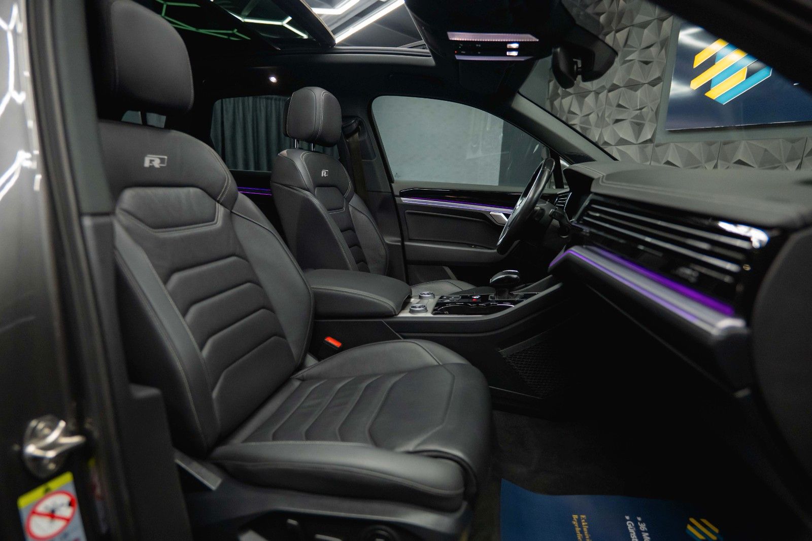 Fahrzeugabbildung Volkswagen Touareg V6 R-Line+ 4Motion *Pano*Matrix*DAB*19%*