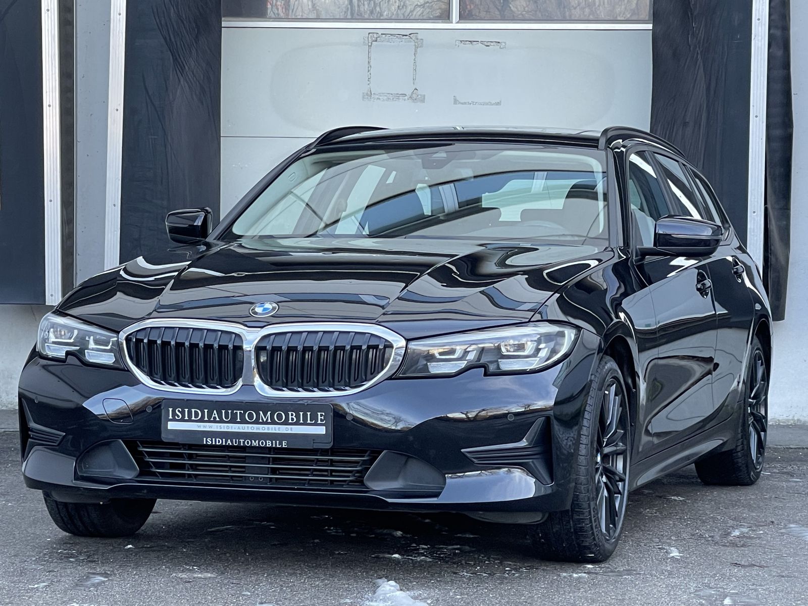 BMW 318 i Advantage LED Pano LiveCockpit Sitzheizung