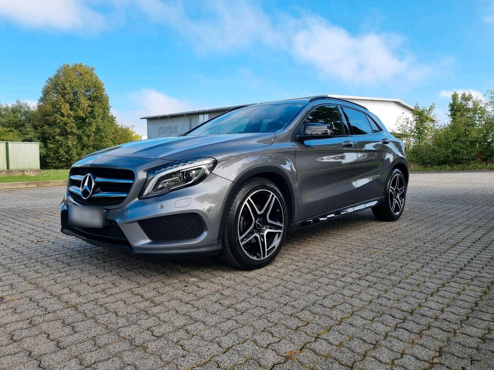 Mercedes-Benz GLA 200