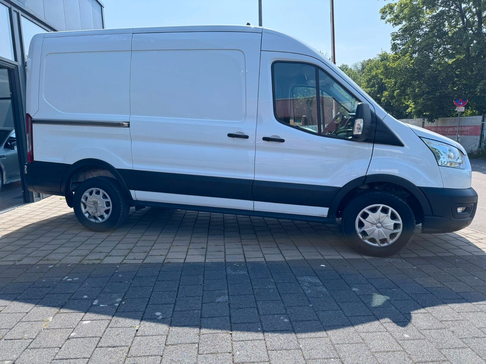 Fahrzeugabbildung Ford Transit 350  L2H2 *TREND*TEMPO*DAB*KAMERA*PDC