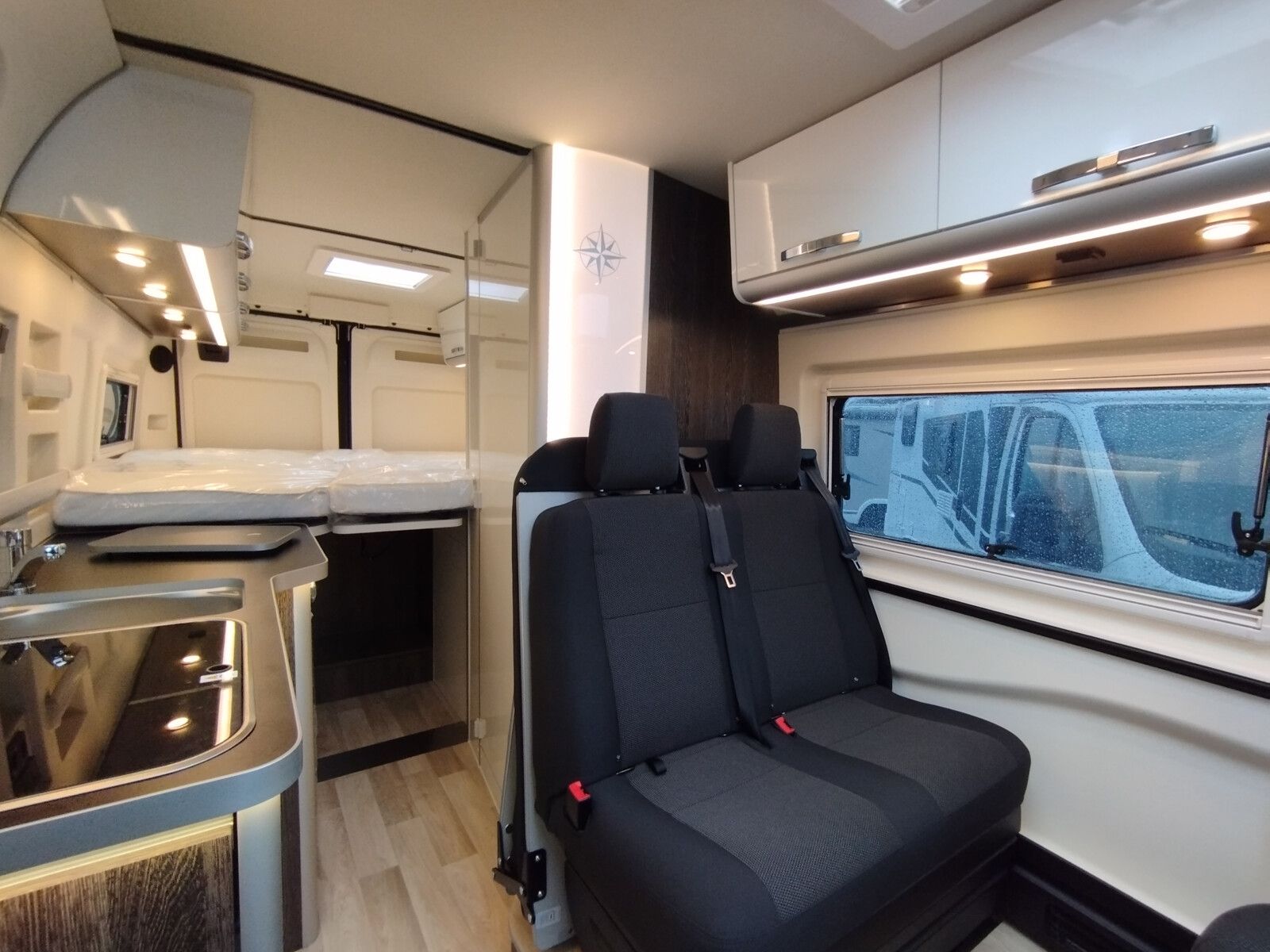 Fahrzeugabbildung Westfalia Columbus 641 E 180 PS 10795,- EUR Sondernachlass