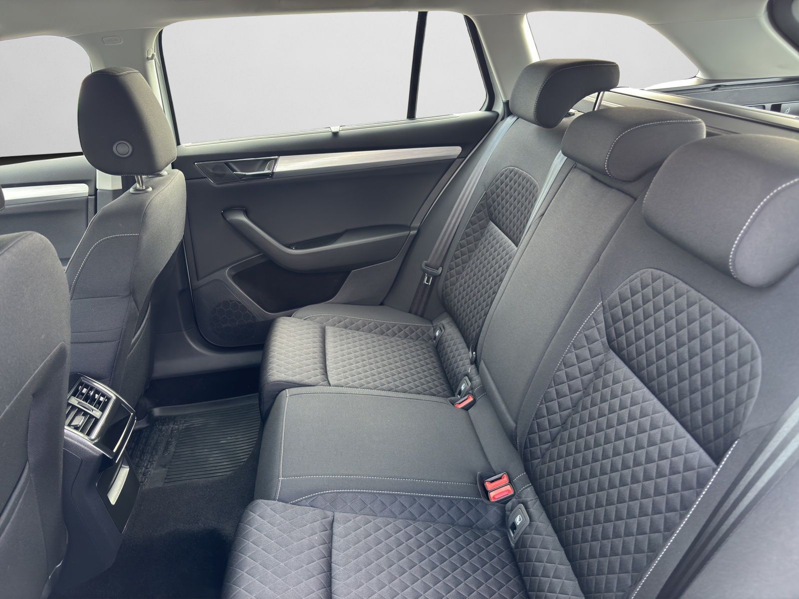 Skoda Superb - Bild 15