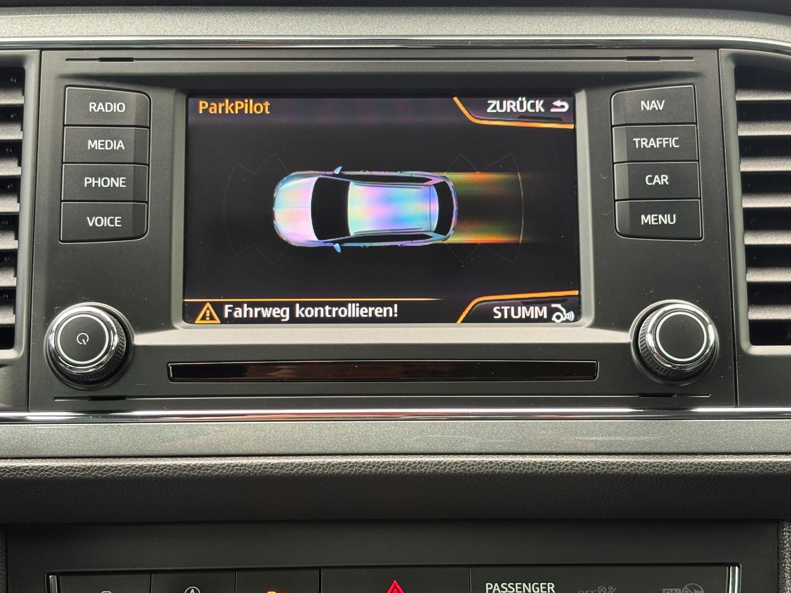 Seat Leon 2015 — interior