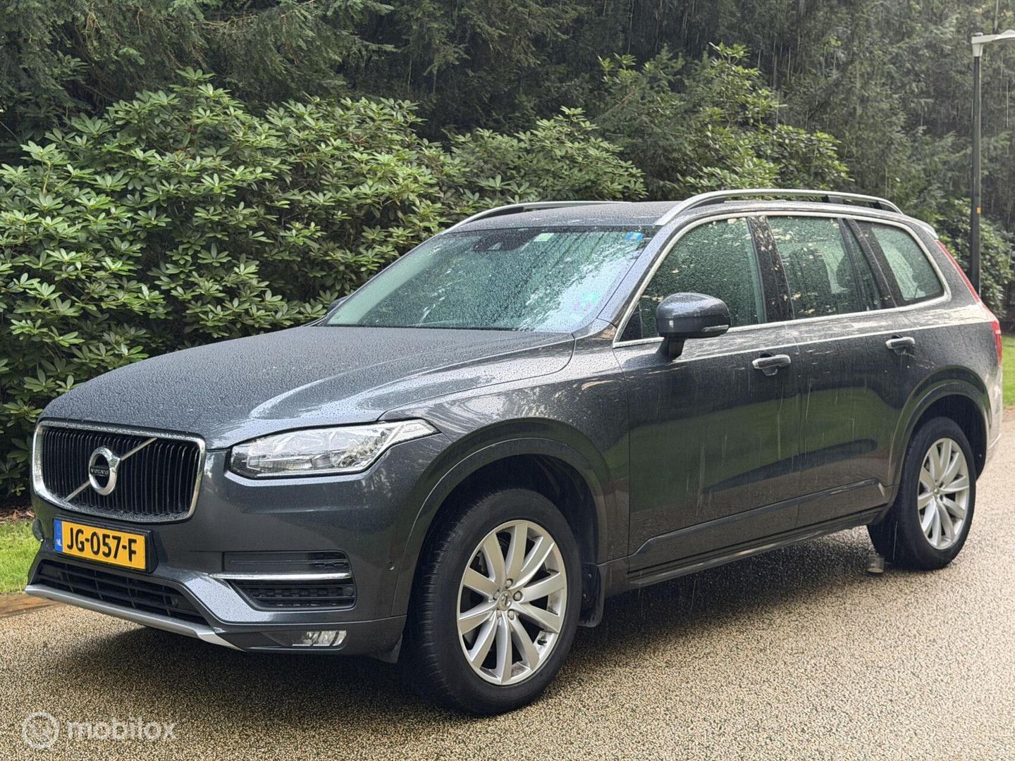 Volvo XC90 - 1