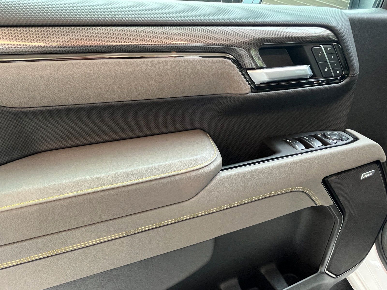 Fahrzeugabbildung Chevrolet Silverado ZR2 V8 6.2*Head-Up*360°*Offroad*AHK