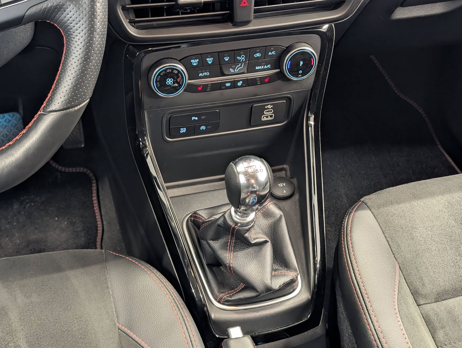 FORD EcoSport 1.0 EcoBoost ST-Line LED Navi Winter – Bild 19