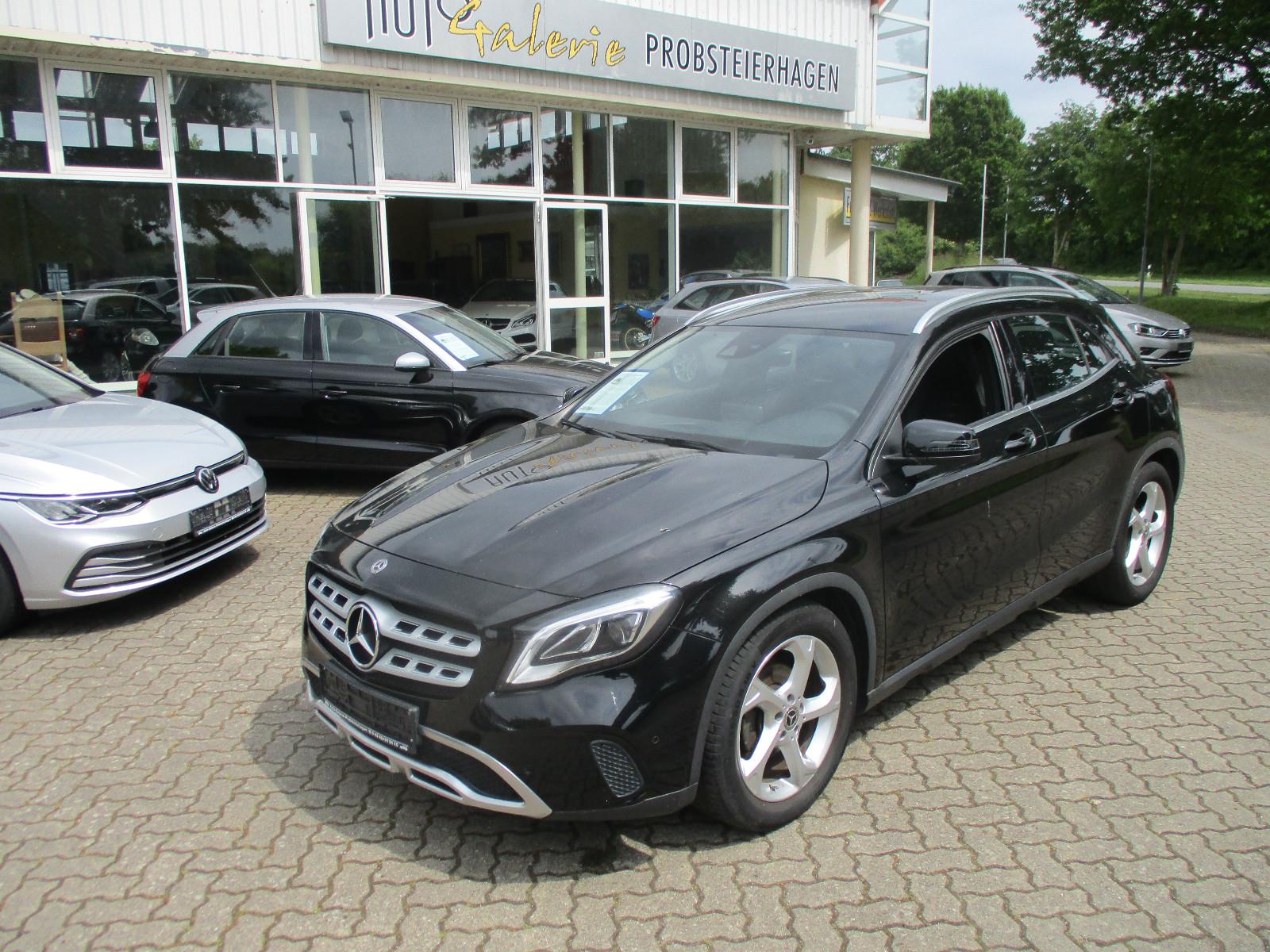 Mercedes-Benz GLA 180 URBAN AUTOM SITZH KLIMA NAVI ALU 2.HAND