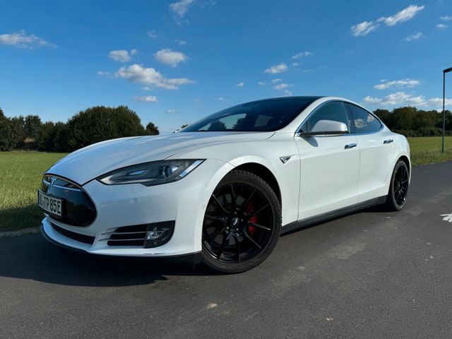 Inne Tesla Model S P85