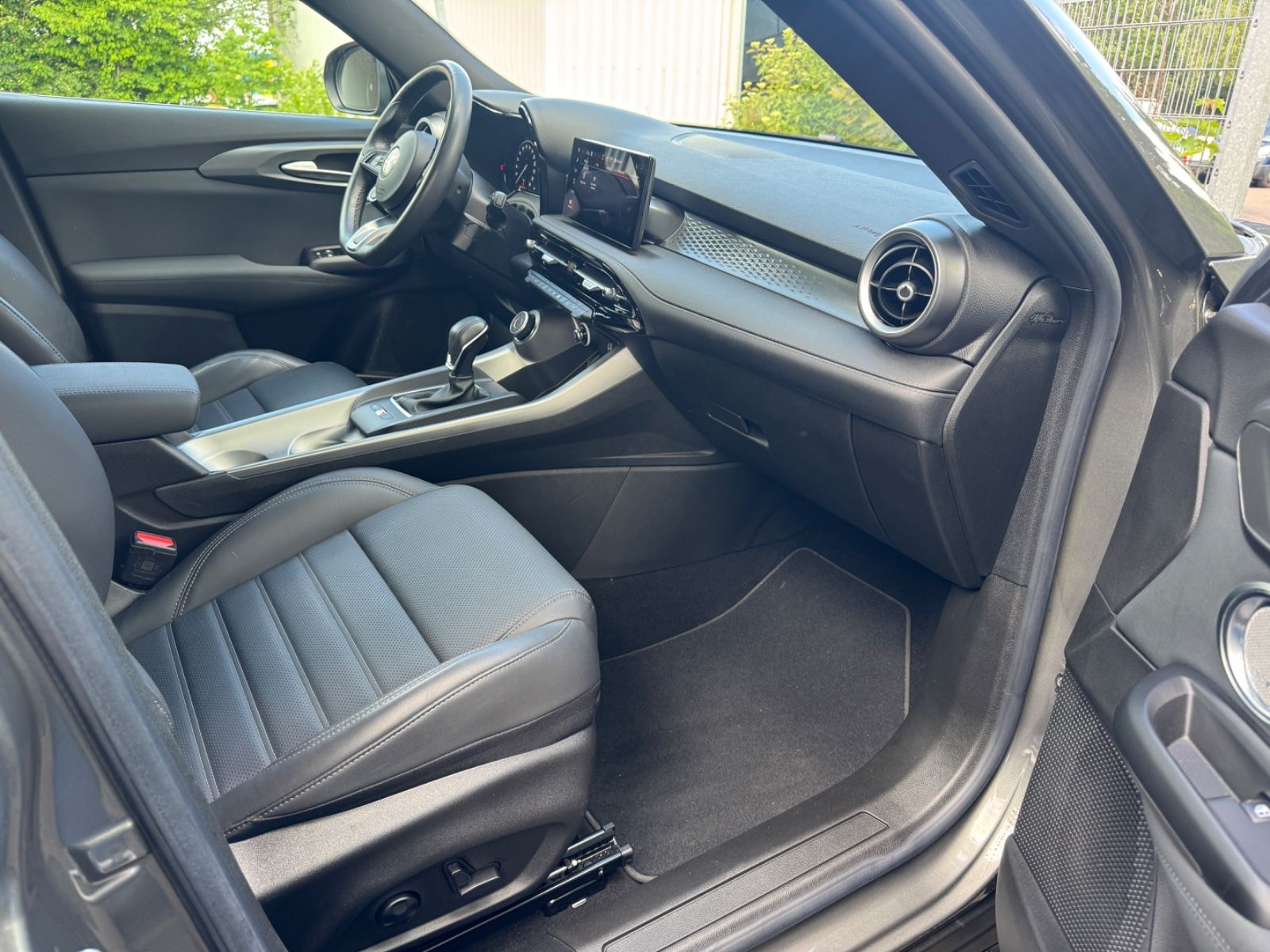Fahrzeugabbildung Alfa Romeo Tonale Sprint Leder+LED+HarmannKardon+LED+Navi